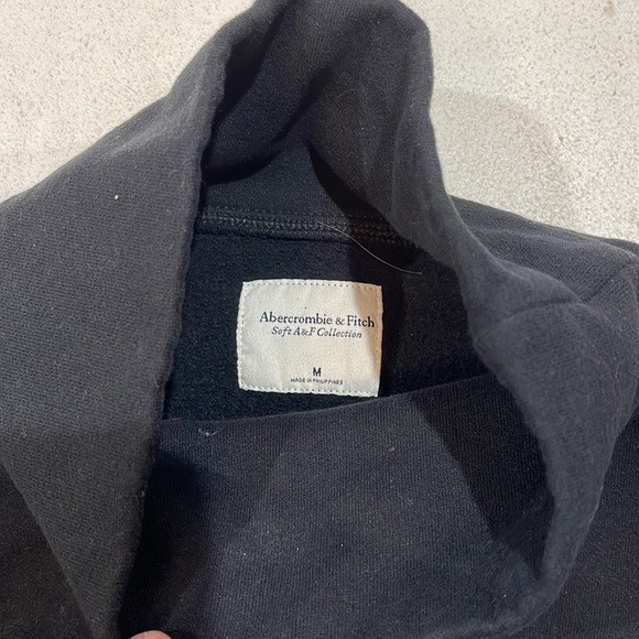 Abercrombie cropped sweater, size medium - Picture 2 of 2